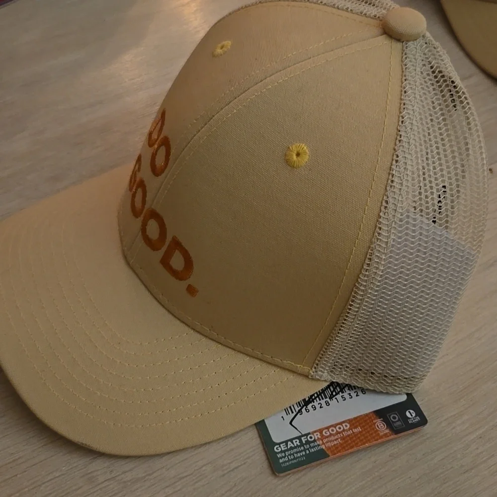 NWT HOST PICK🎉 Cotopaxi Kids Do Good Trucker Hat-Wheat